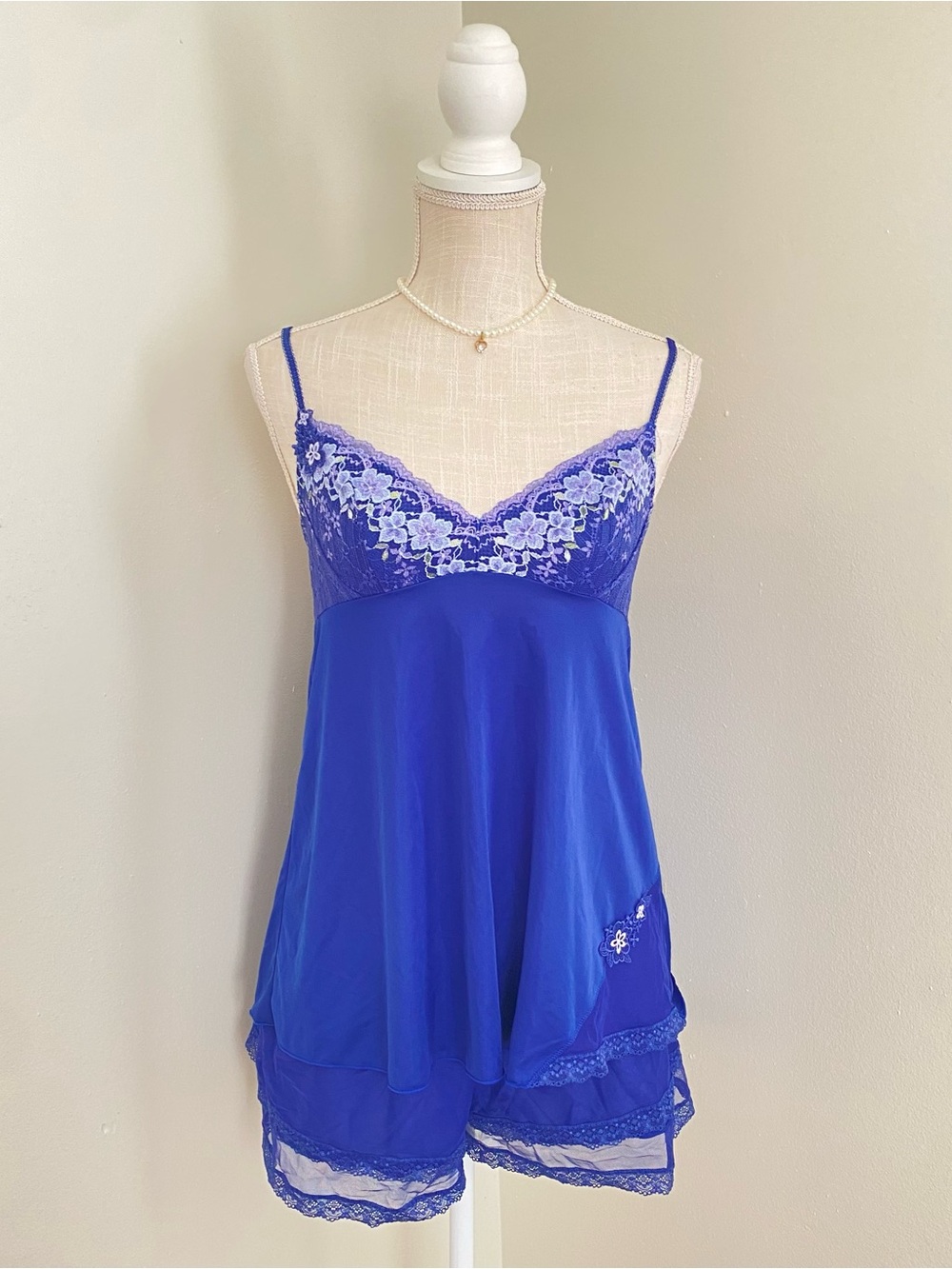 Royal Blue Lace-Trimmed Women's Chemise and Shorts Set